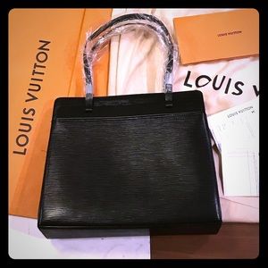 Authentic Louis vuitton Epi shoulder bag